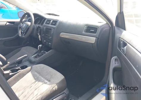 2017 Volkswagen Jetta 1.4T S z USA, uszkodzony, nr VIN 3VW2B7AJ3HM400966